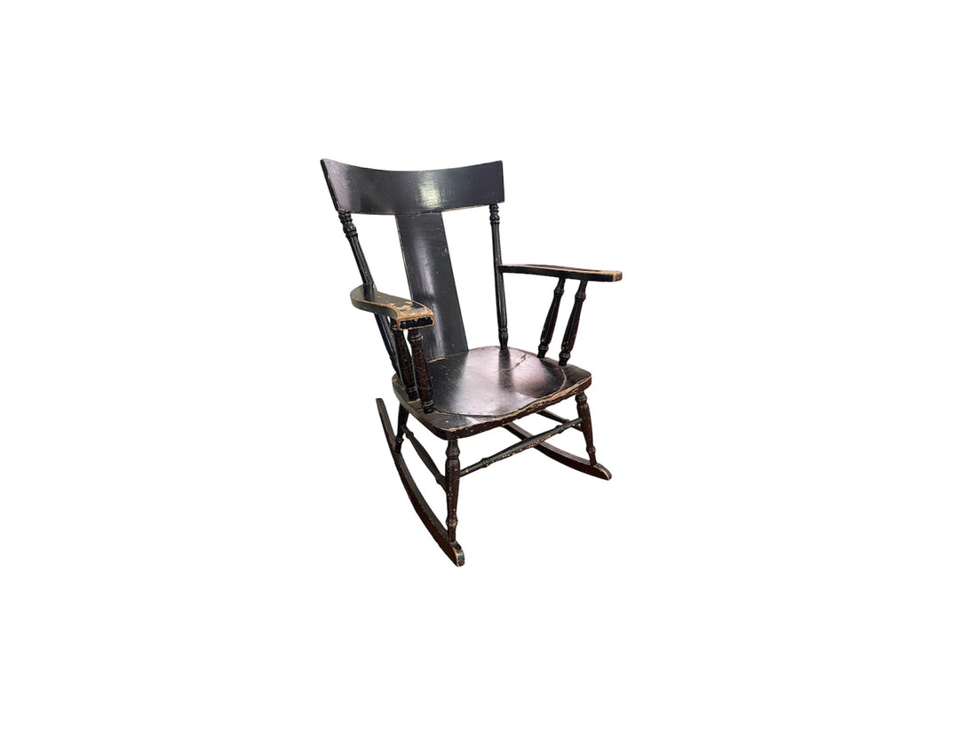 How to Identify and Date an Antique Windsor Rocker