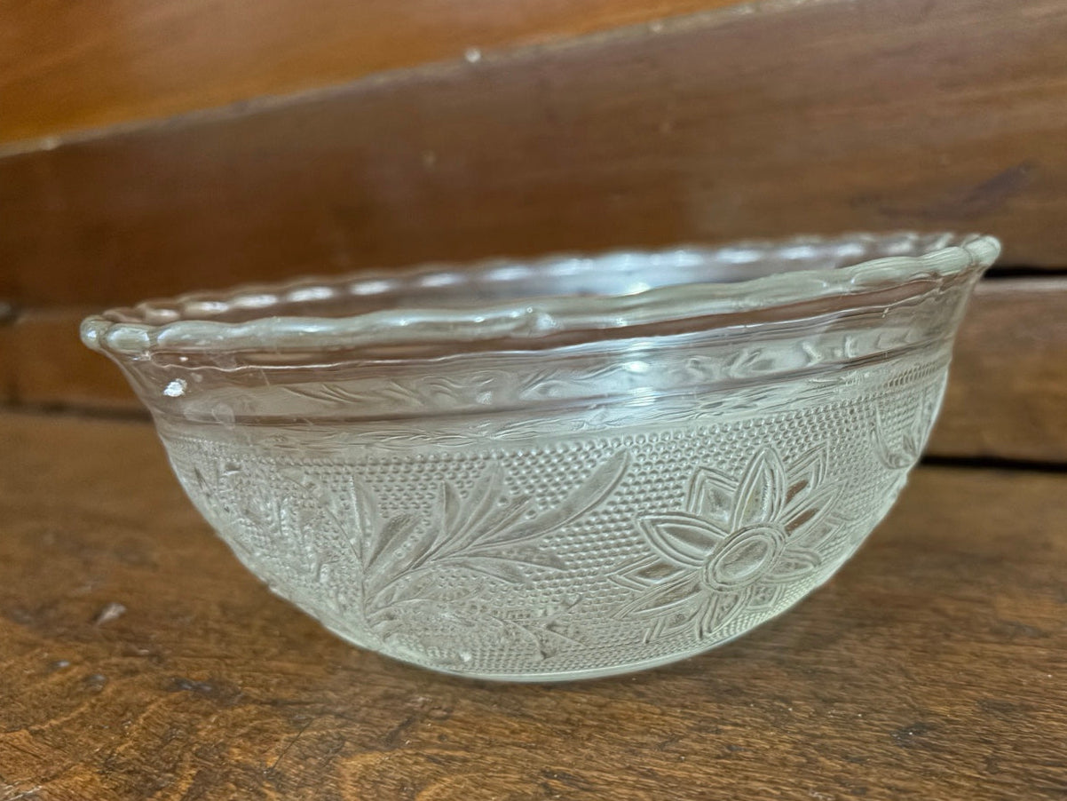 Vintage Depression Glass Floral Berry Bowl with Scalloped Rim (c.1930–1940)